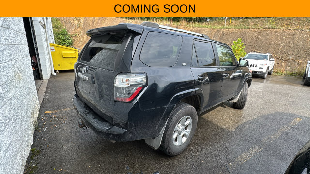 Used 2021 Toyota 4Runner SR5 AWD/4WD image 8