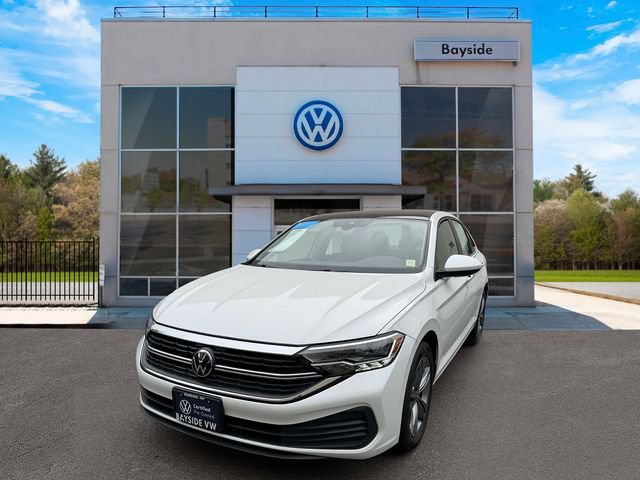Certified 2023 Volkswagen Jetta SE w/ Panoramic Sunroof Package FWD image 4