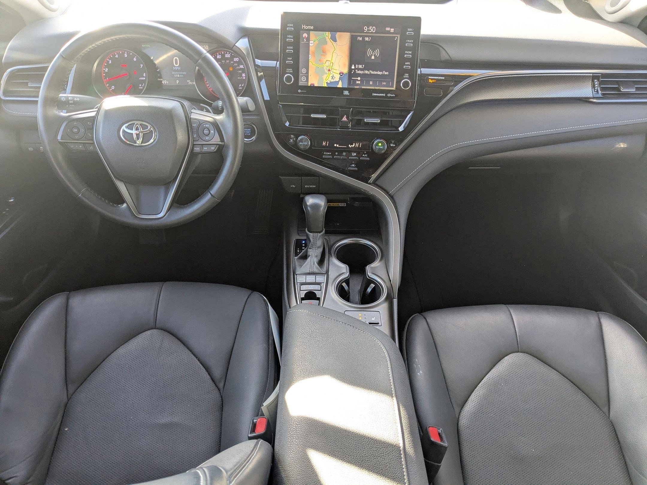 Used 2022 Toyota Camry XSE w/ Navigation Package image 17