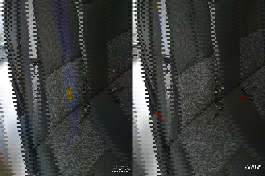 Used 2004 Pontiac Grand Prix GT w/ Drivers Package FWD image 28