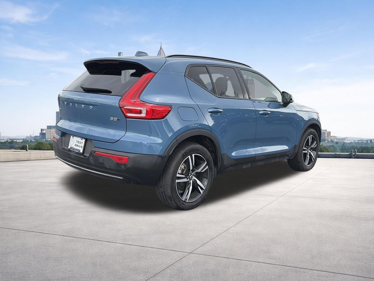 Used 2024 Volvo XC40 B5 Core AWD/4WD image 5