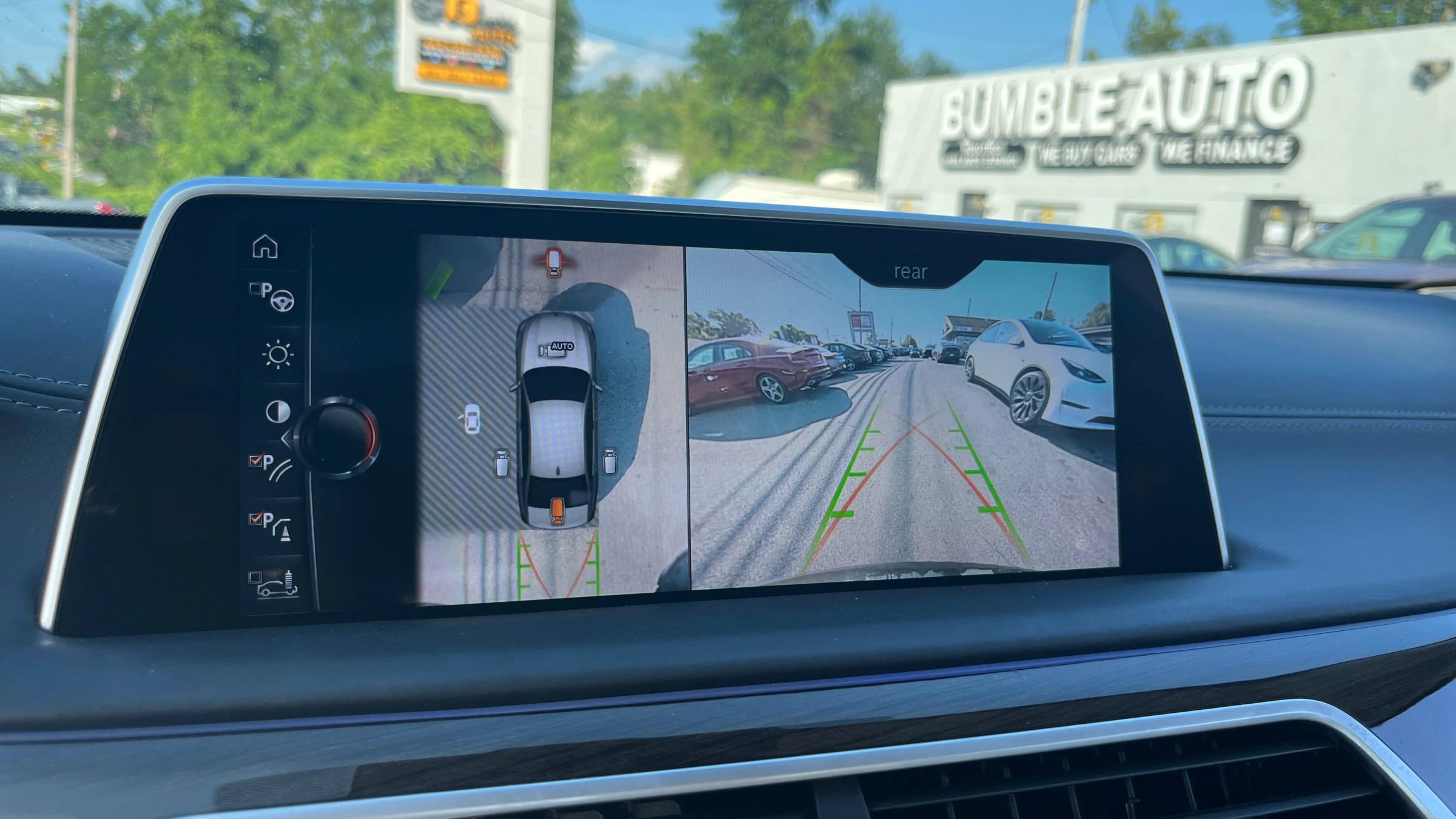 Used 2017 BMW 740i xDrive image 25