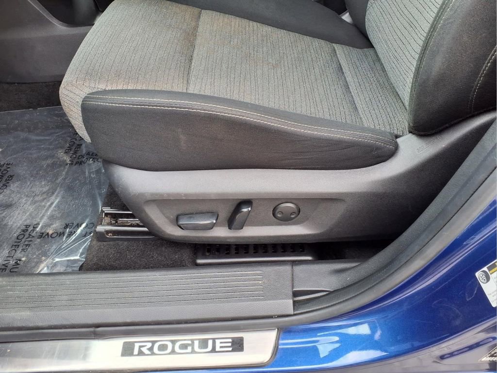 Used 2023 Nissan Rogue SV FWD image 21