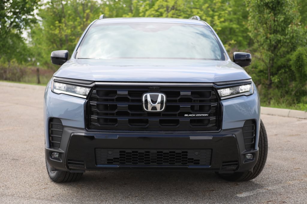 New 2026 Honda Pilot Black Edition image 2