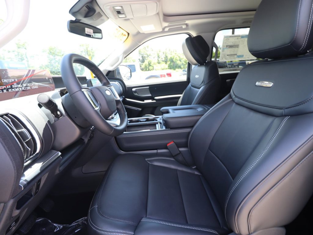New 2027 Ford Expedition Platinum w/ Driver's Package RWD image 2