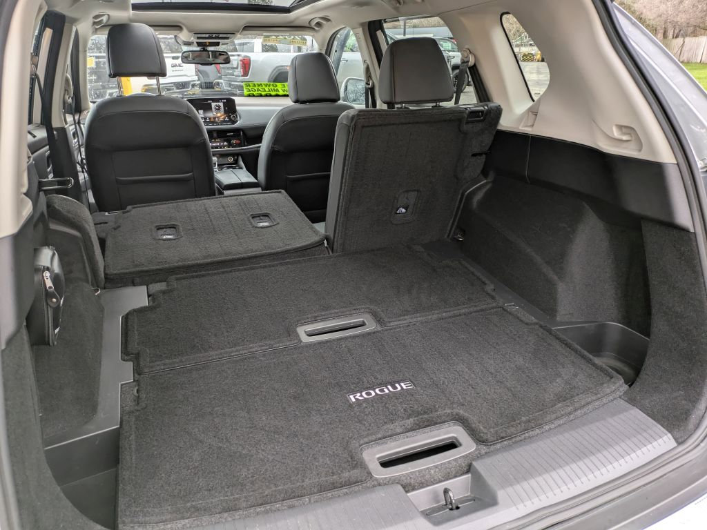 Used 2022 Nissan Rogue SL w/ SL Premium Package image 32