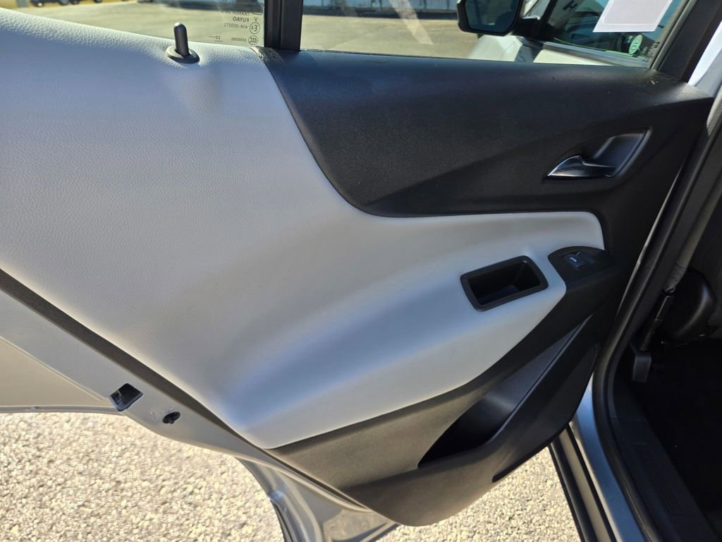 Used 2023 Chevrolet Equinox LS w/ LS Convenience Package image 34