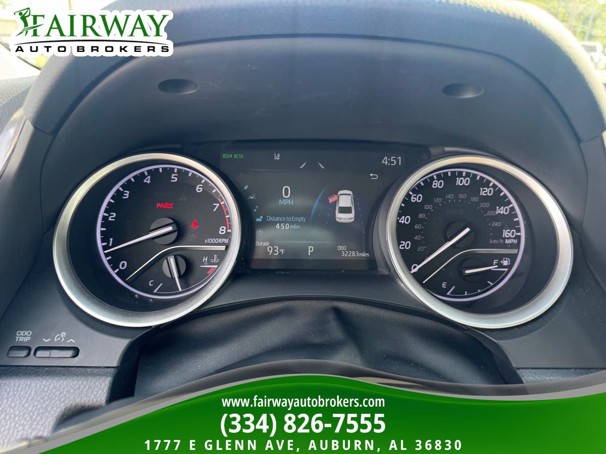 Used 2022 Toyota Camry XLE FWD image 21