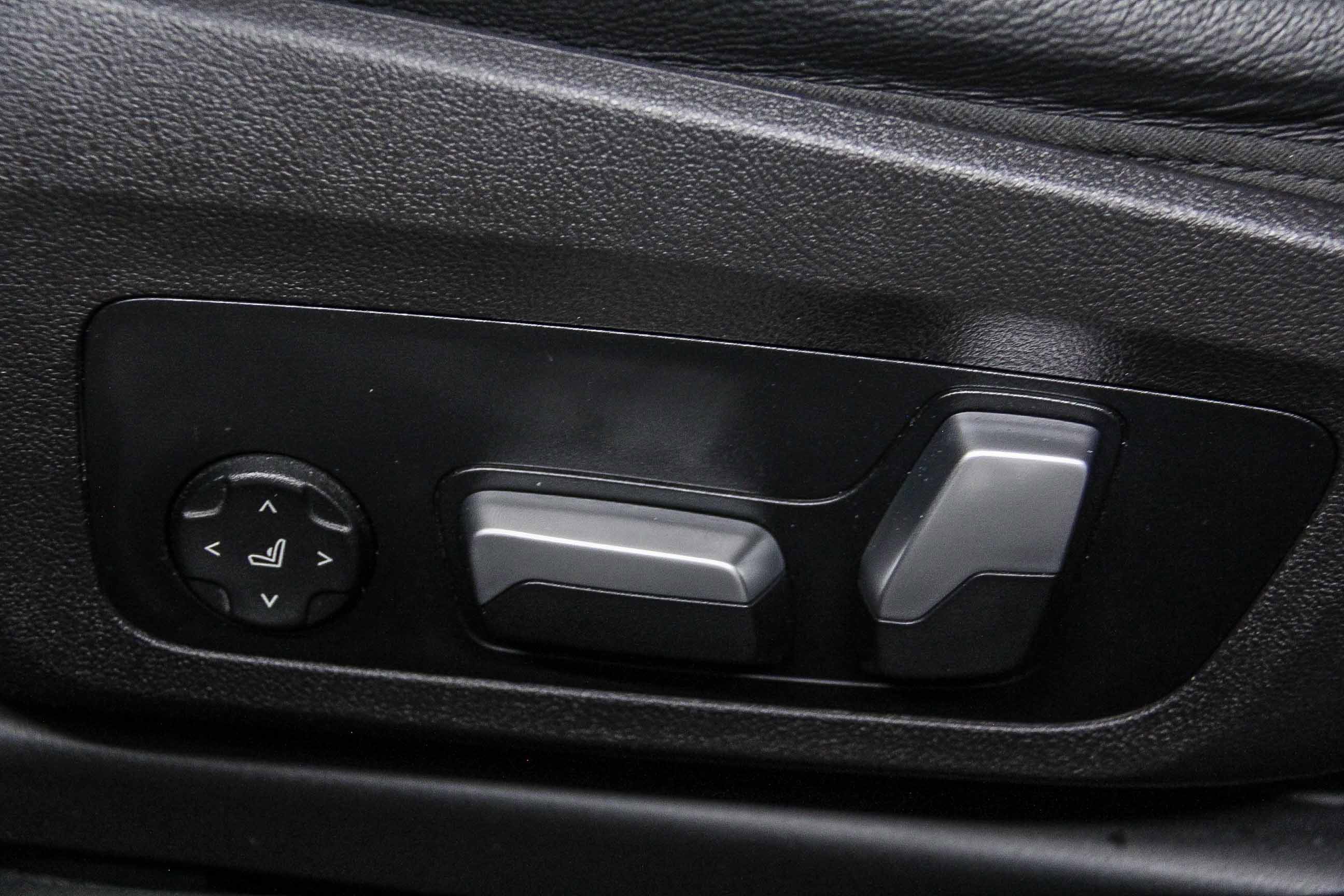 Certified 2023 BMW 330e w/ M Sport Package image 21