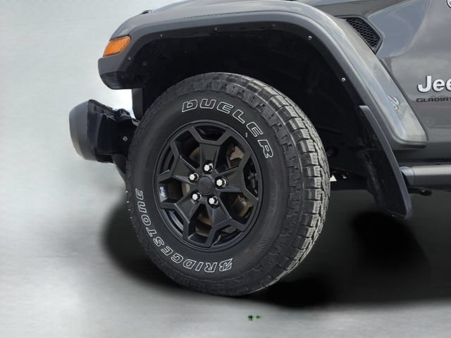 Used 2023 Jeep Gladiator Overland w/ LED Lighting Group AWD/4WD image 40