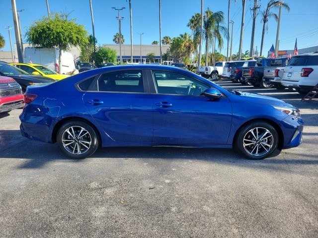 Used 2024 Kia Forte LXS w/ LXS Technology Package FWD image 8