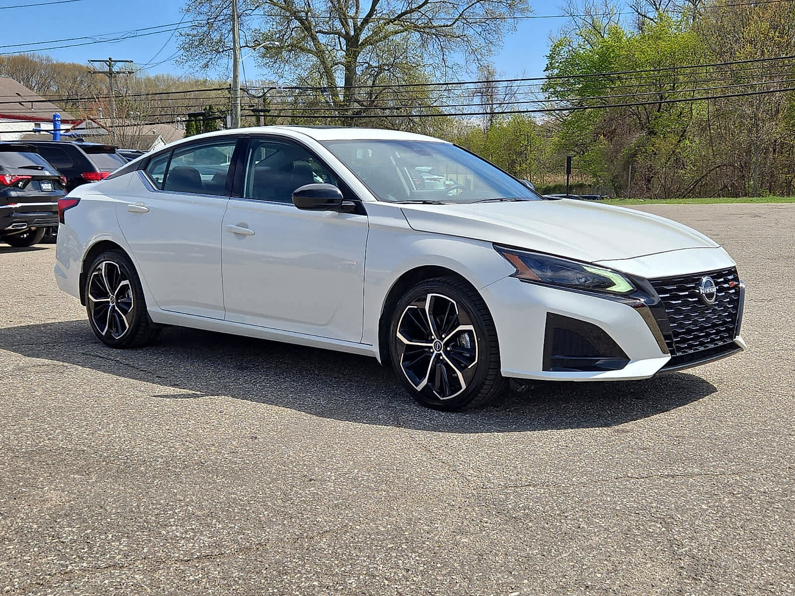 Used 2023 Nissan Altima 2.5 SR w/ SR Premium Package AWD/4WD image 4