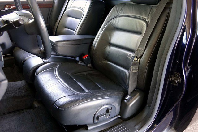 Used 2001 Cadillac De Ville Limousine FWD image 13