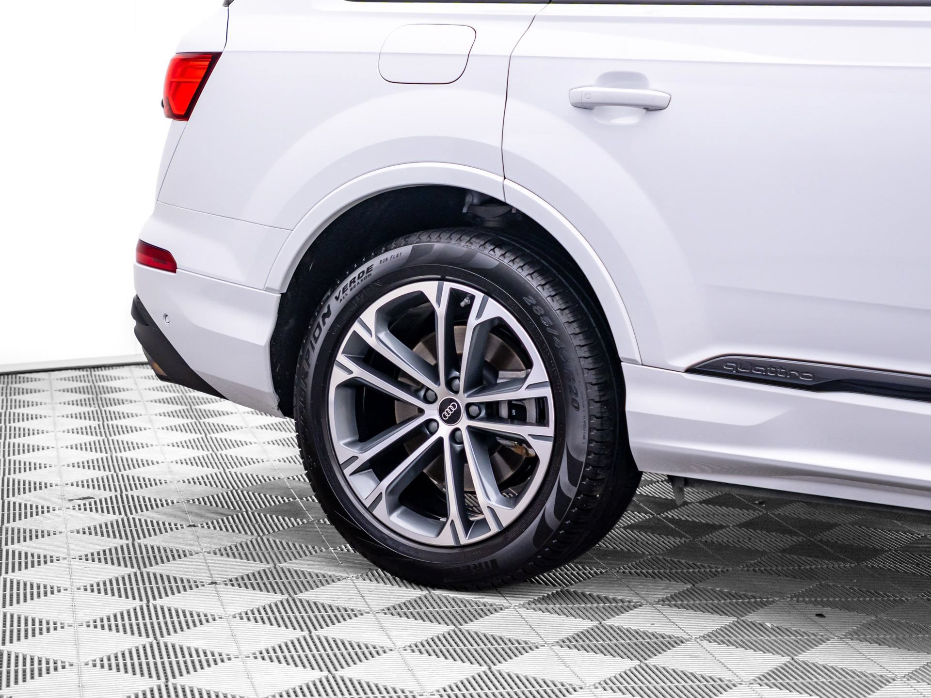 Used 2025 Audi Q7 2.0T Premium Plus AWD/4WD image 32