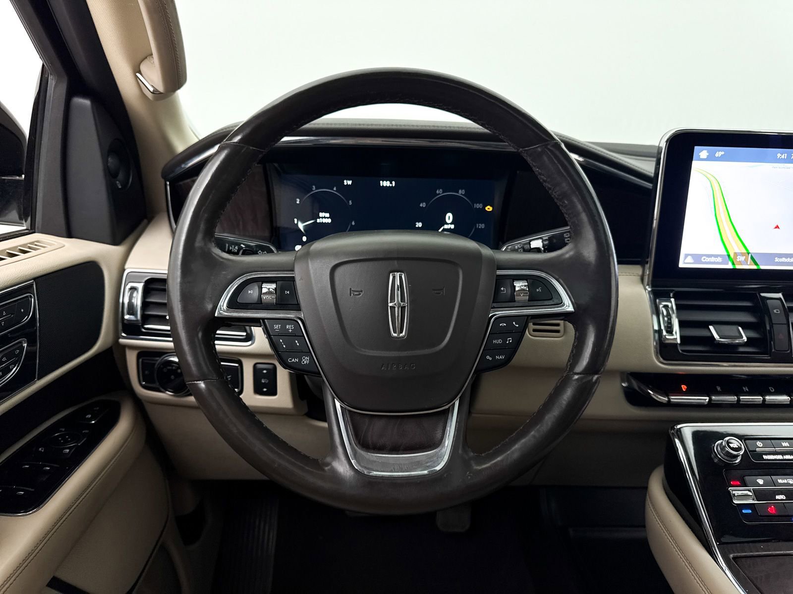 Used 2018 Lincoln Navigator Reserve w/ Technology Package AWD/4WD image 4