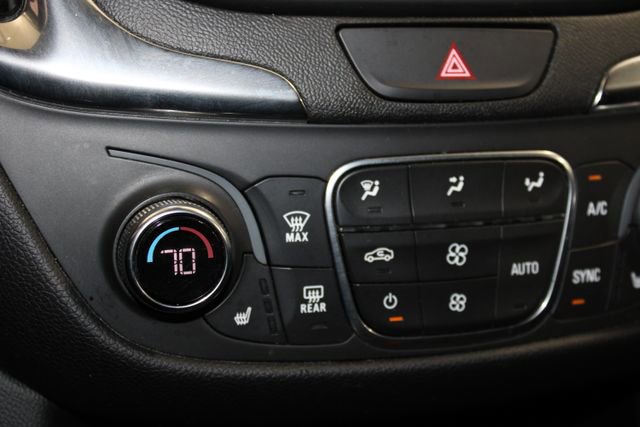 Used 2020 Chevrolet Equinox LT w/ Driver Convenience Package FWD image 17