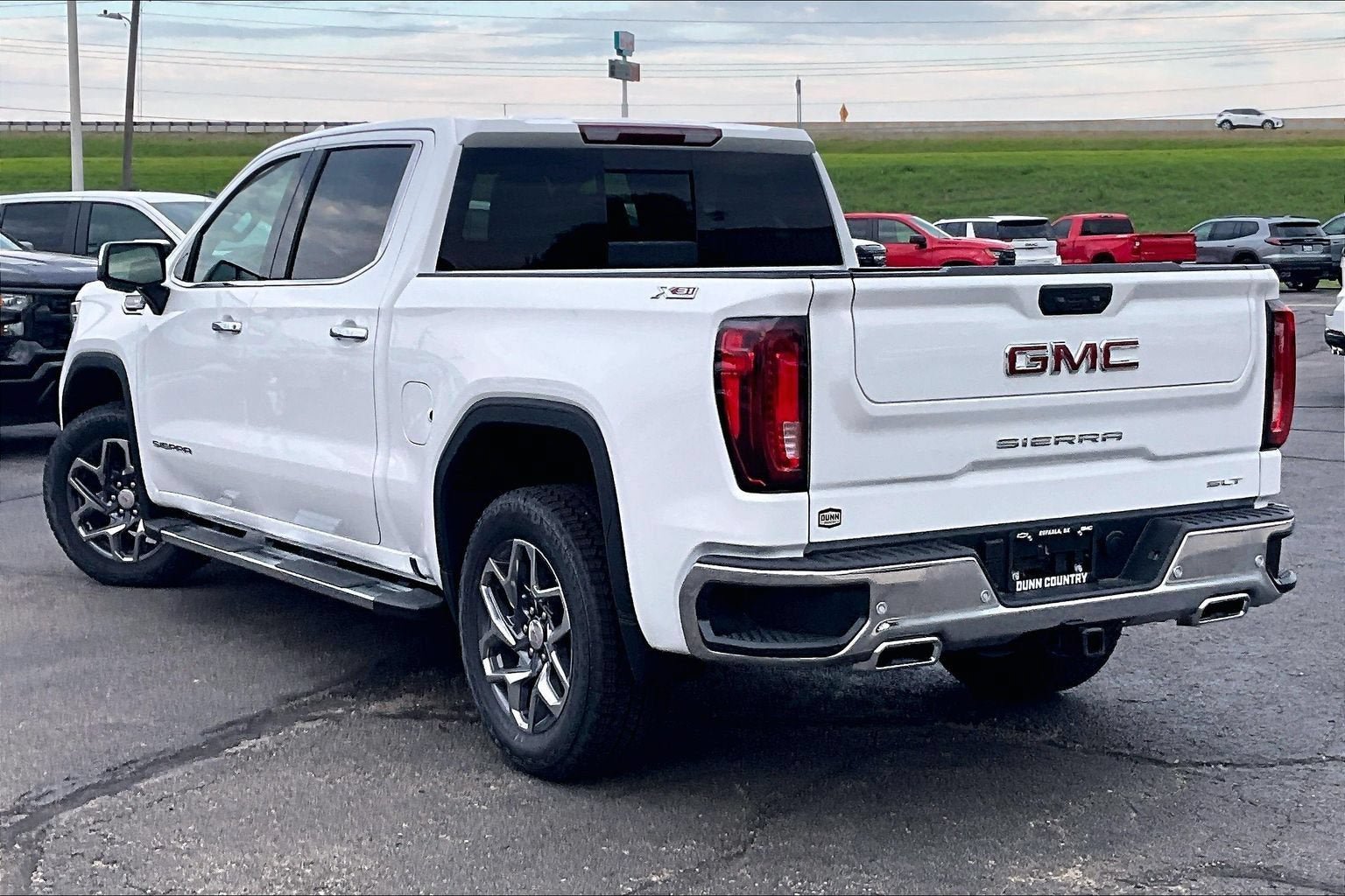 New 2026 GMC Sierra 1500 SLT w/ SLT Premium Plus Package AWD/4WD image 3