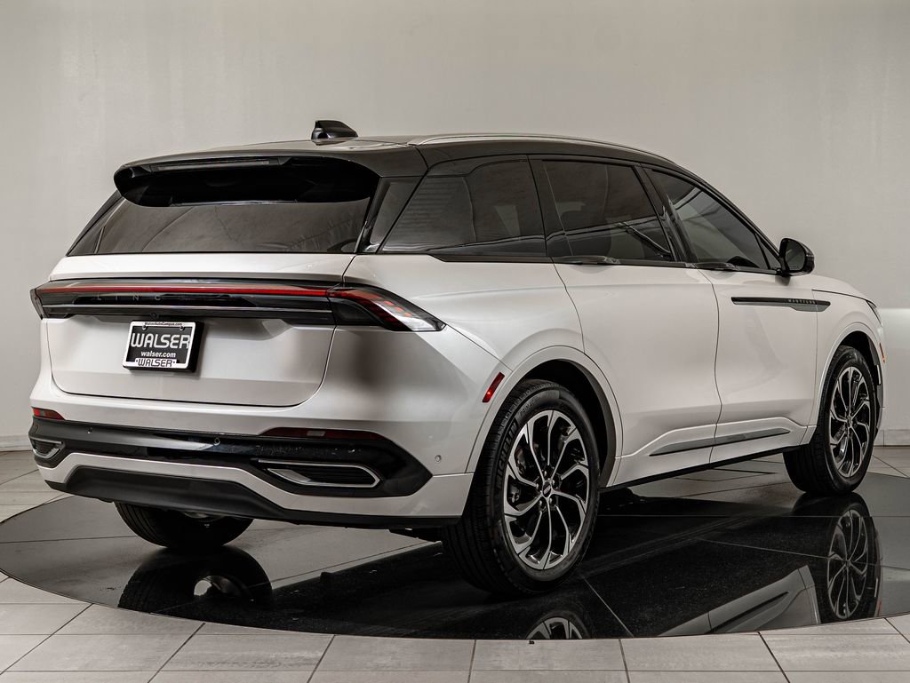 Used 2024 Lincoln Nautilus Reserve w/ Equipment Group 202A image 5