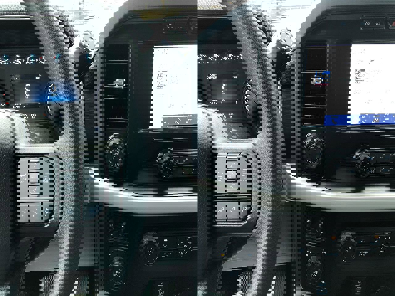 Used 2023 Ford F150 XLT w/ Trailer Tow Package image 18