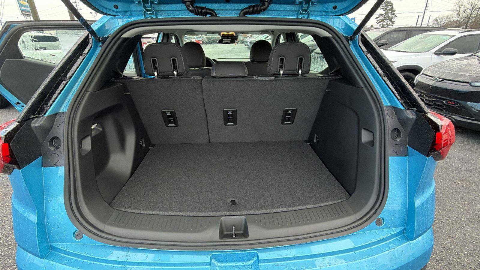 New 2027 Chevrolet Bolt LT w/ Comfort Package FWD image 10
