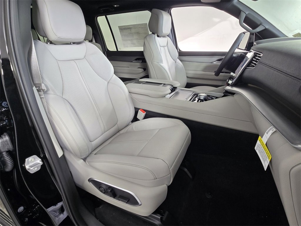 New 2025 Jeep Wagoneer L Series II image 19