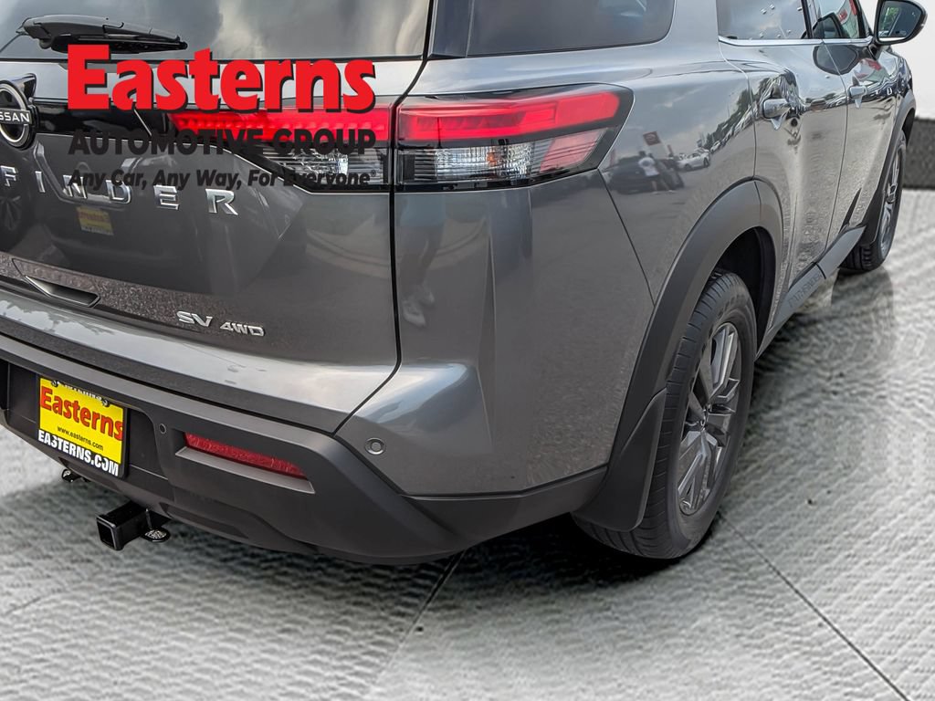 Used 2022 Nissan Pathfinder SV AWD/4WD image 10