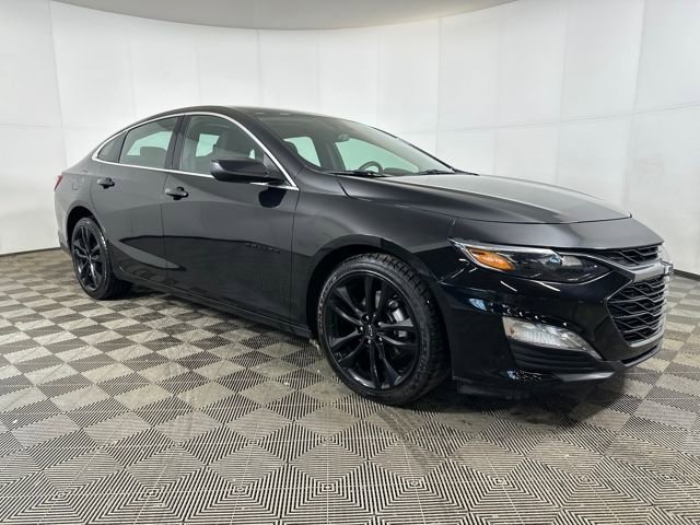 Used 2024 Chevrolet Malibu LT w/ Midnight Edition image 2