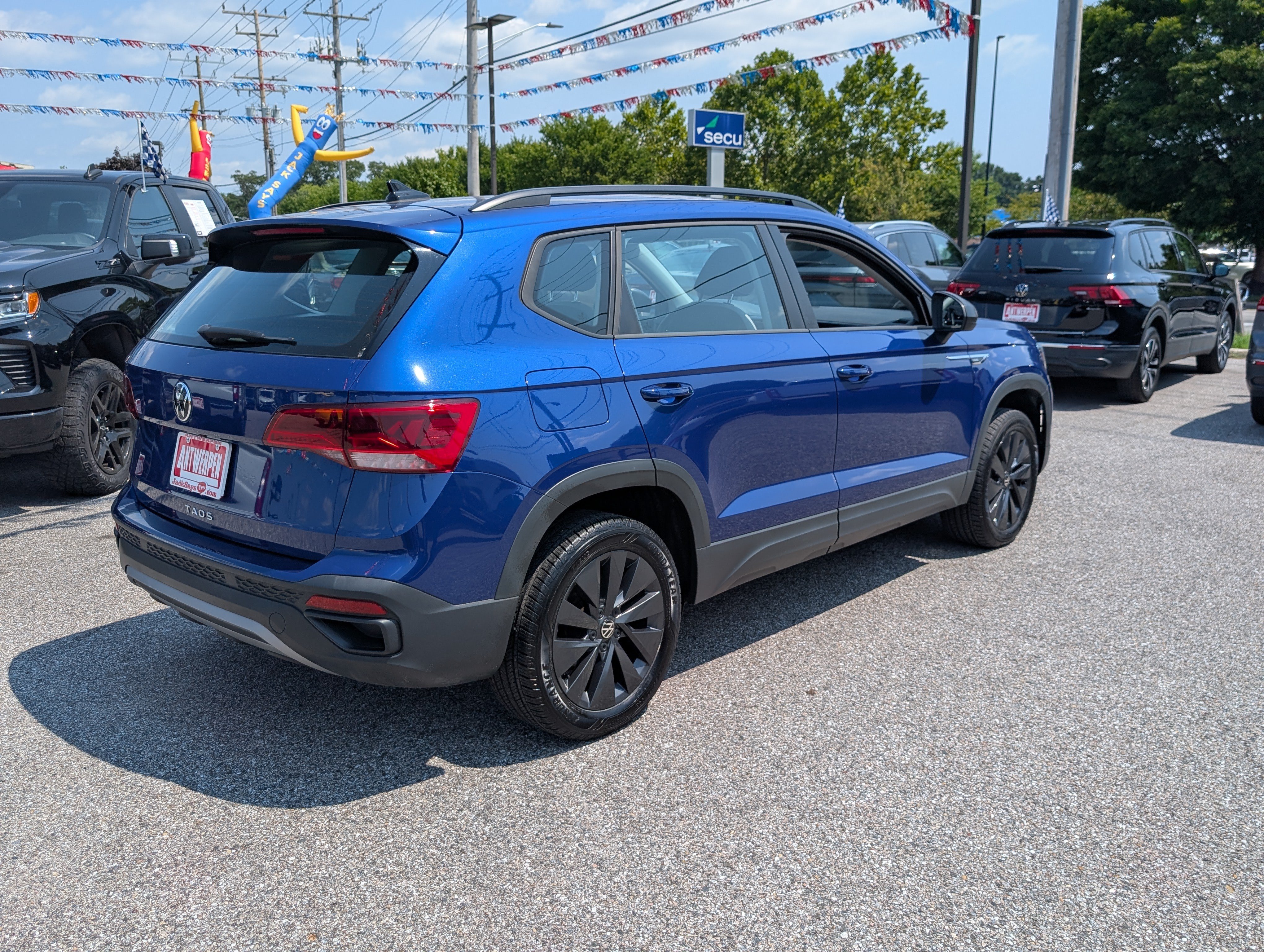 Used 2024 Volkswagen Taos S FWD image 3