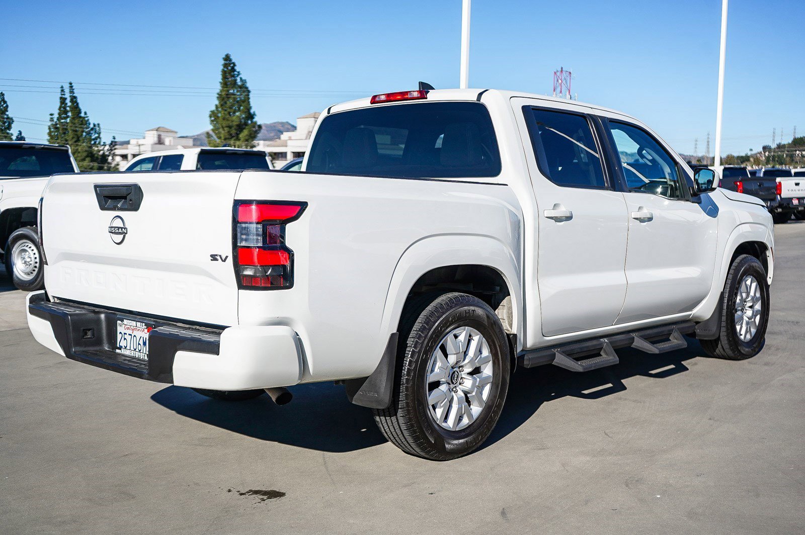 Used 2022 Nissan Frontier SV image 9