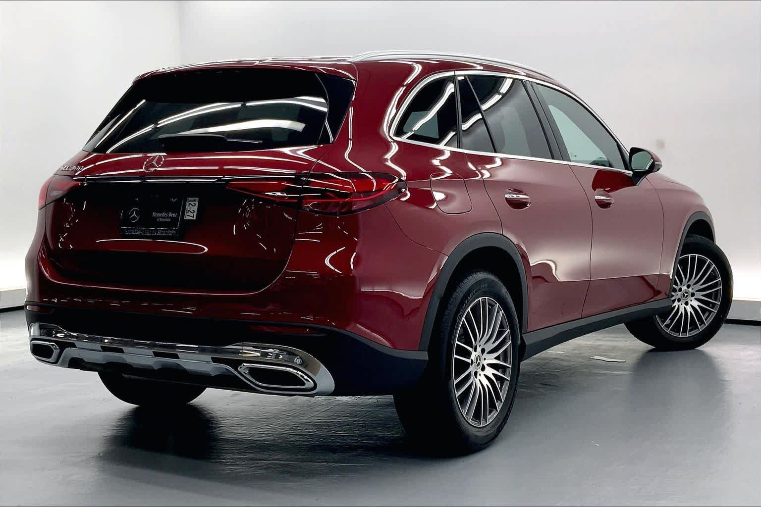 Used 2026 Mercedes-Benz GLC 300 image 4