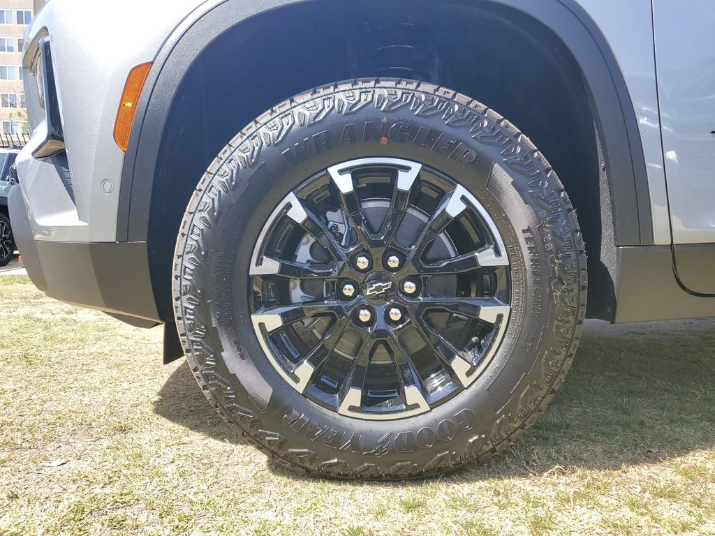 New 2026 Chevrolet Traverse Z71 w/ Enhanced Driving Package image 6