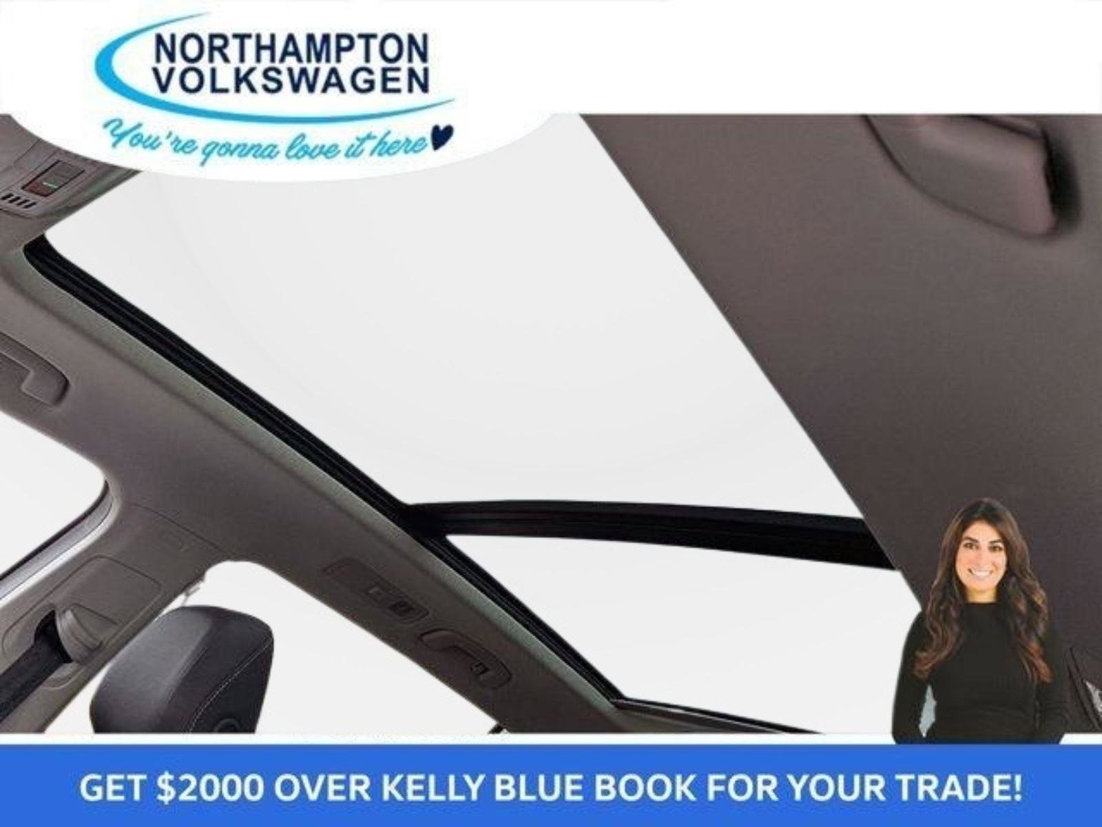 Used 2022 Volkswagen Tiguan SE w/ Panoramic Sunroof Package image 15