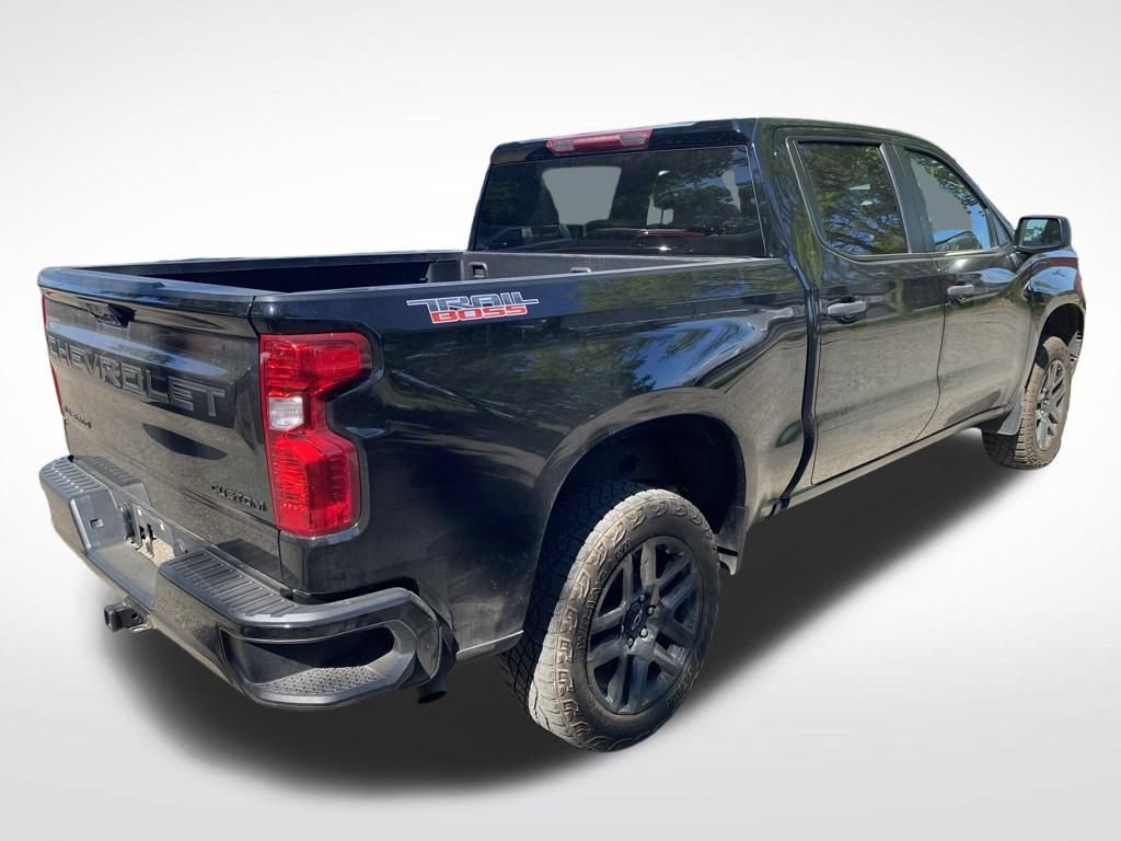 Used 2023 Chevrolet Silverado 1500 Custom Trail Boss w/ LPO, Dark Essentials Package AWD/4WD image 7