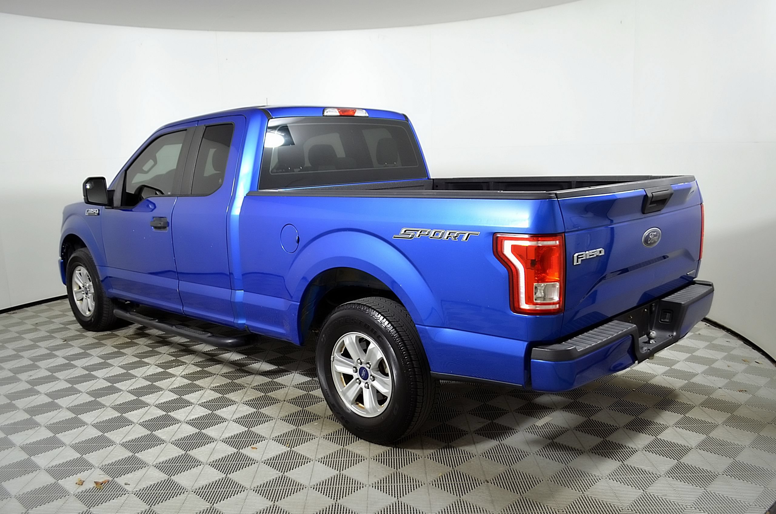 Used 2015 Ford F150 XL w/ Equipment Group 101A Mid RWD image 9