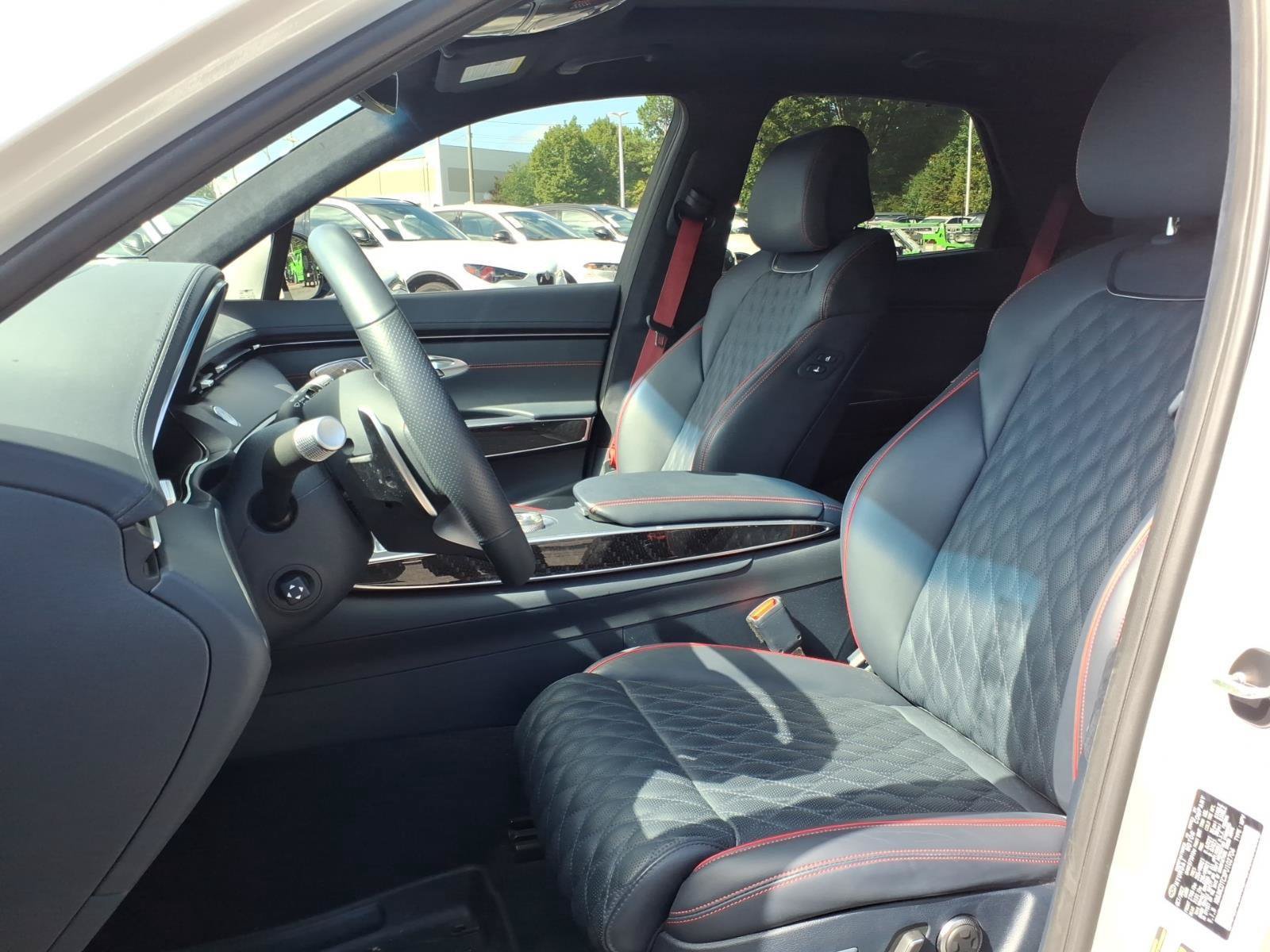 Used 2023 Genesis GV70 3.5T Sport w/ Sport Prestige Package AWD/4WD image 18