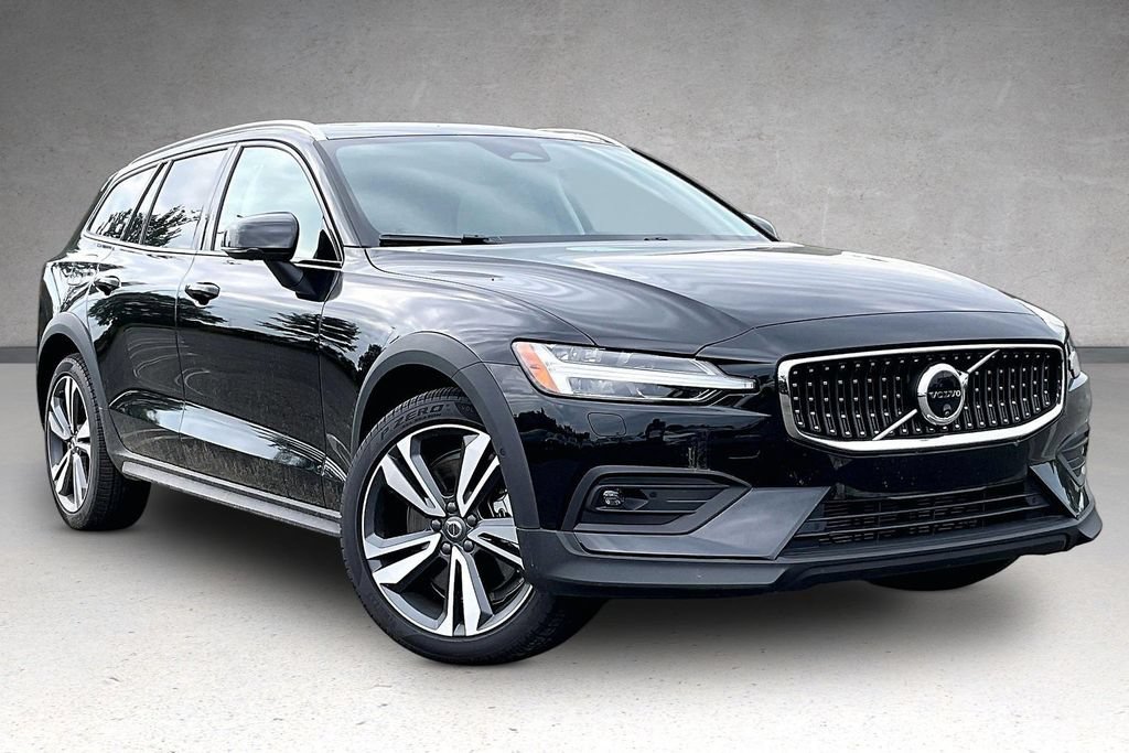 New 2026 Volvo V60 B5 Cross Country Plus w/ Protection Package Premier AWD/4WD image 2