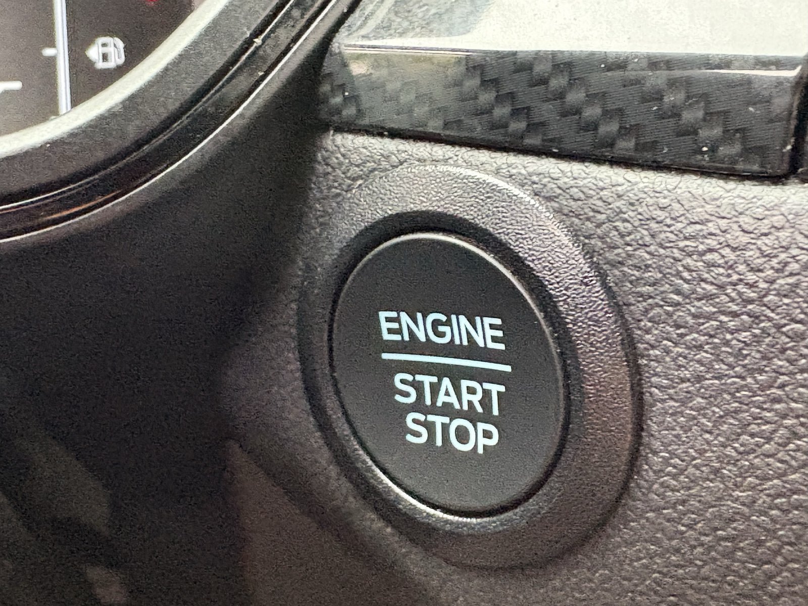 Certified 2025 Ford Escape ST-Line Select AWD/4WD image 33