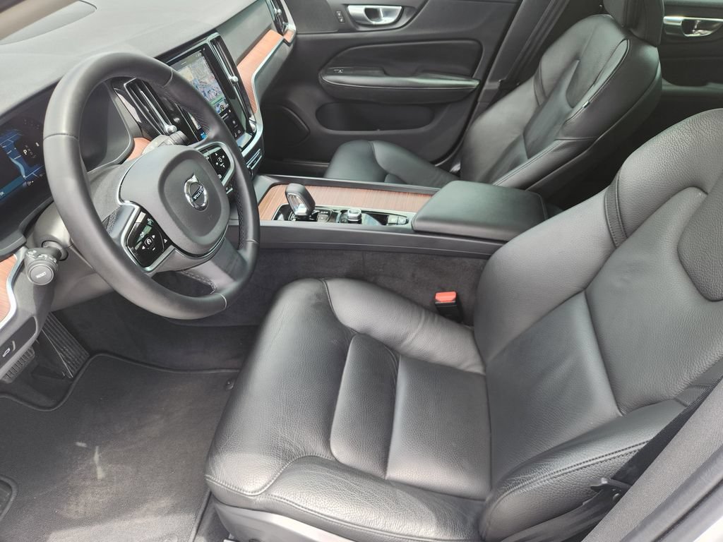 Used 2024 Volvo S60 B5 Plus AWD/4WD image 11