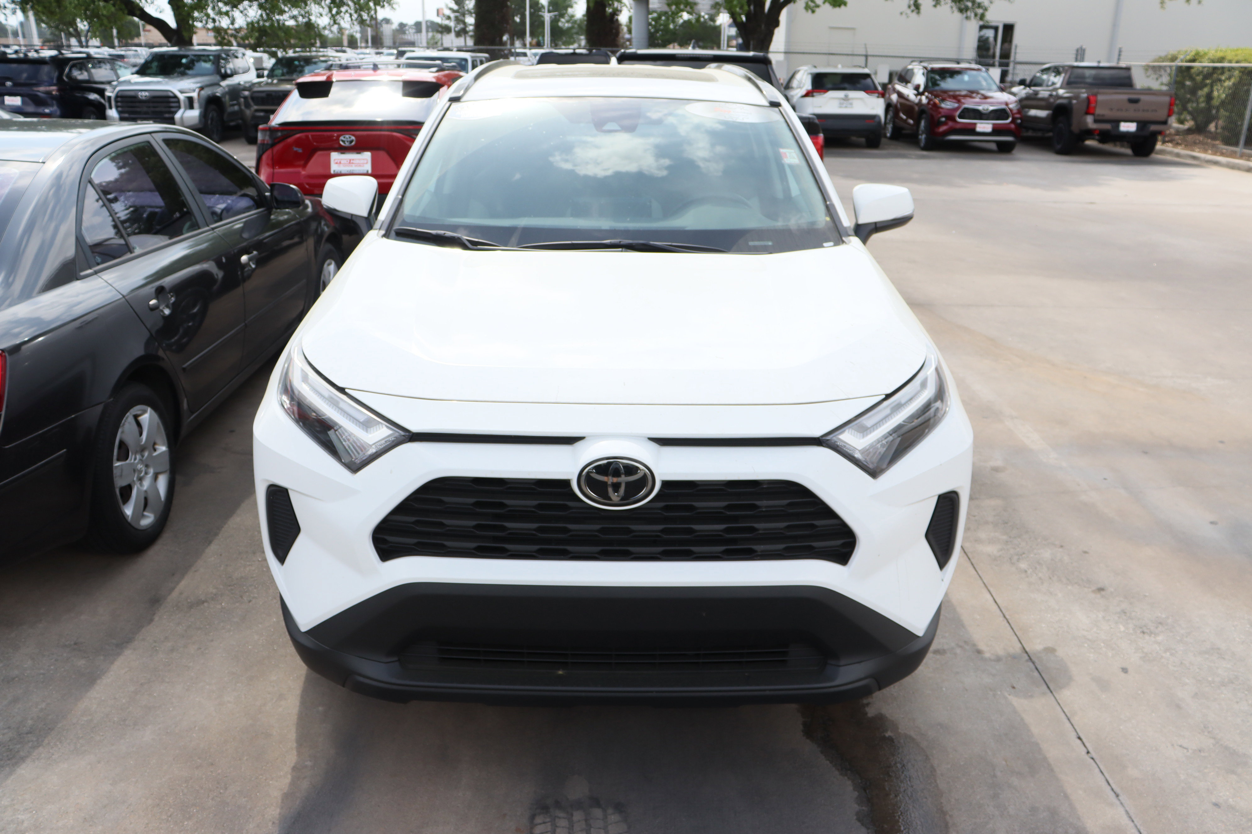 Used 2025 Toyota RAV4 XLE w/ Convenience Package image 3