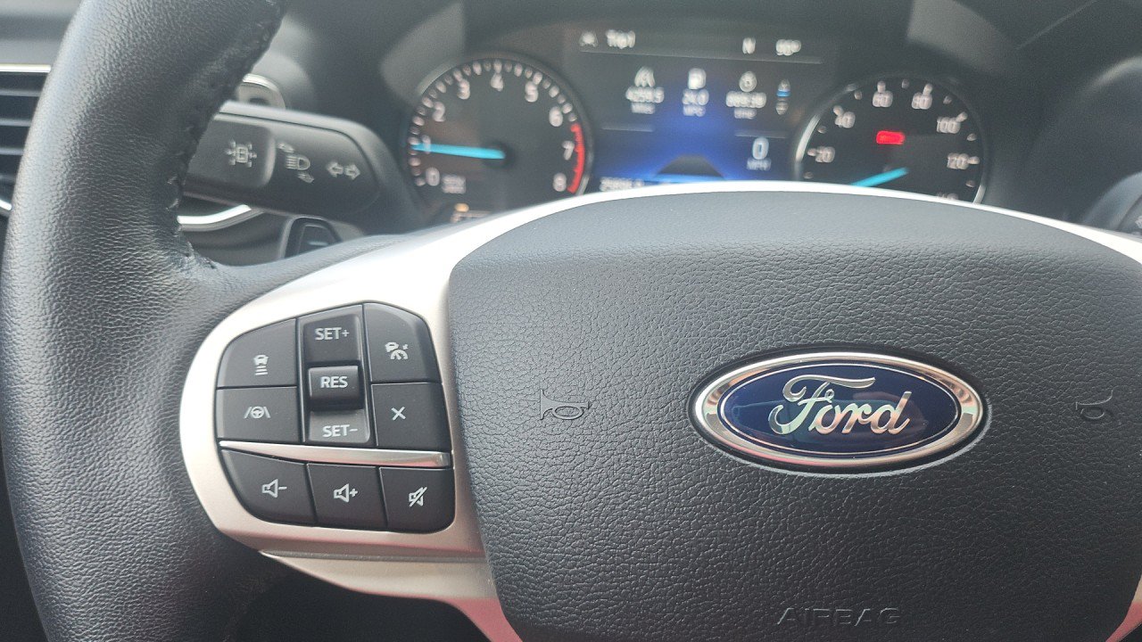 Used 2021 Ford Explorer XLT w/ Equipment Group 202A RWD image 16