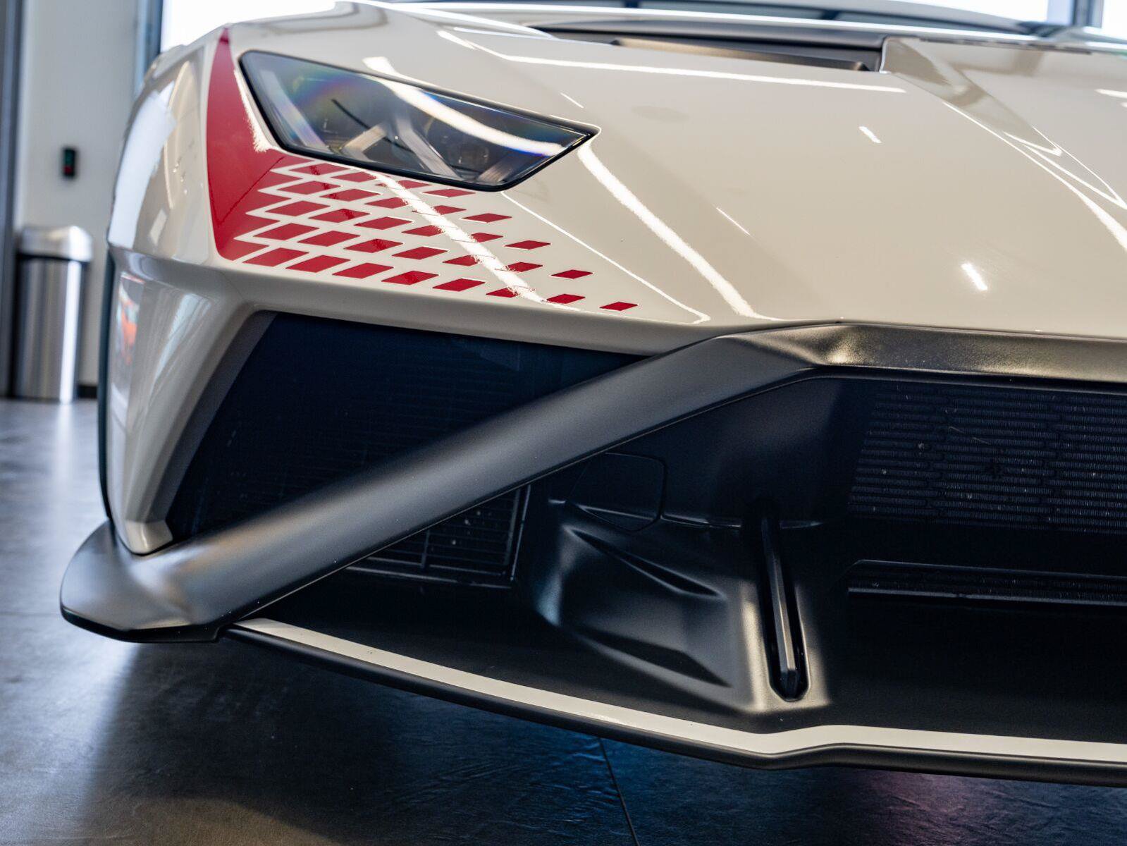 Used 2022 Lamborghini Huracan STO RWD image 52