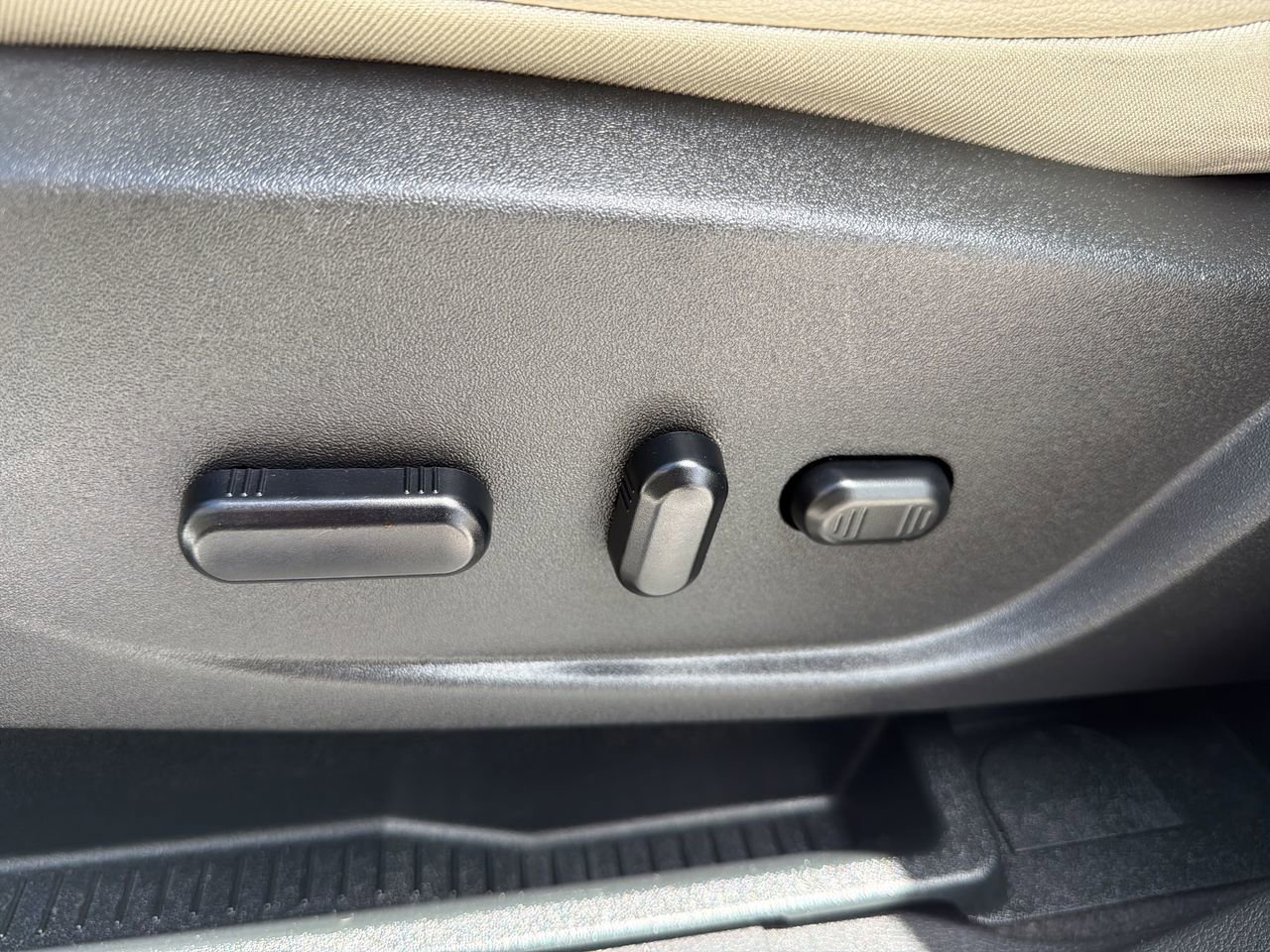 Used 2019 Ford Escape SEL FWD image 20