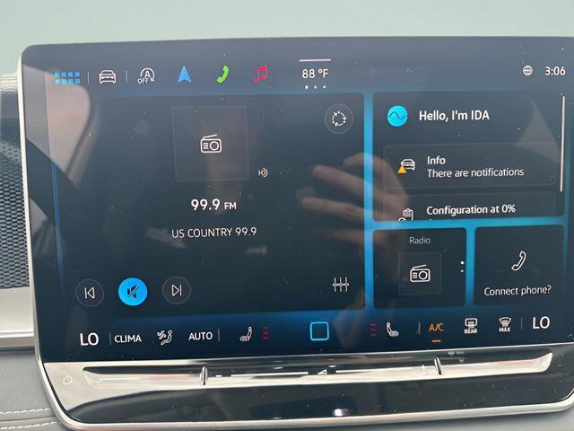 New 2025 Volkswagen Tiguan SE image 12