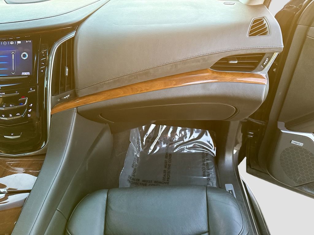 Used 2017 Cadillac Escalade Luxury image 19