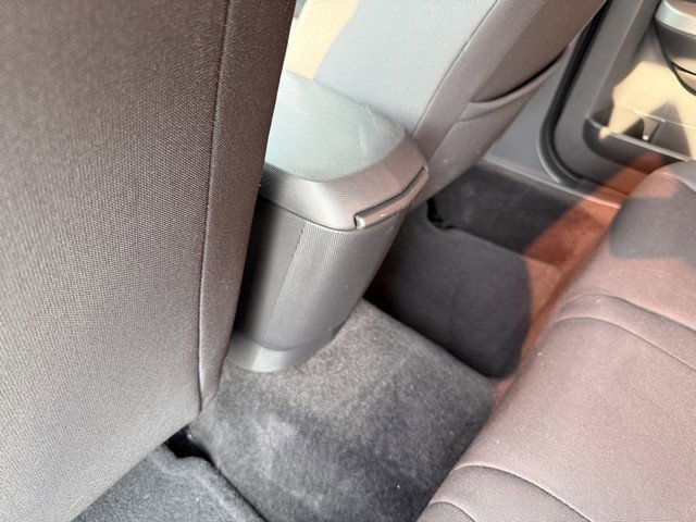 Used 2009 Chrysler Sebring LX image 12