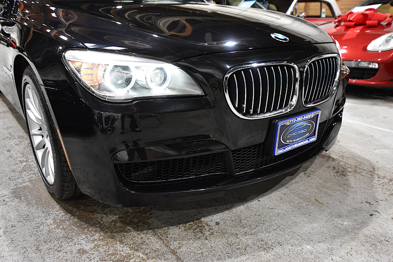 Used 2013 BMW 750i xDrive image 3