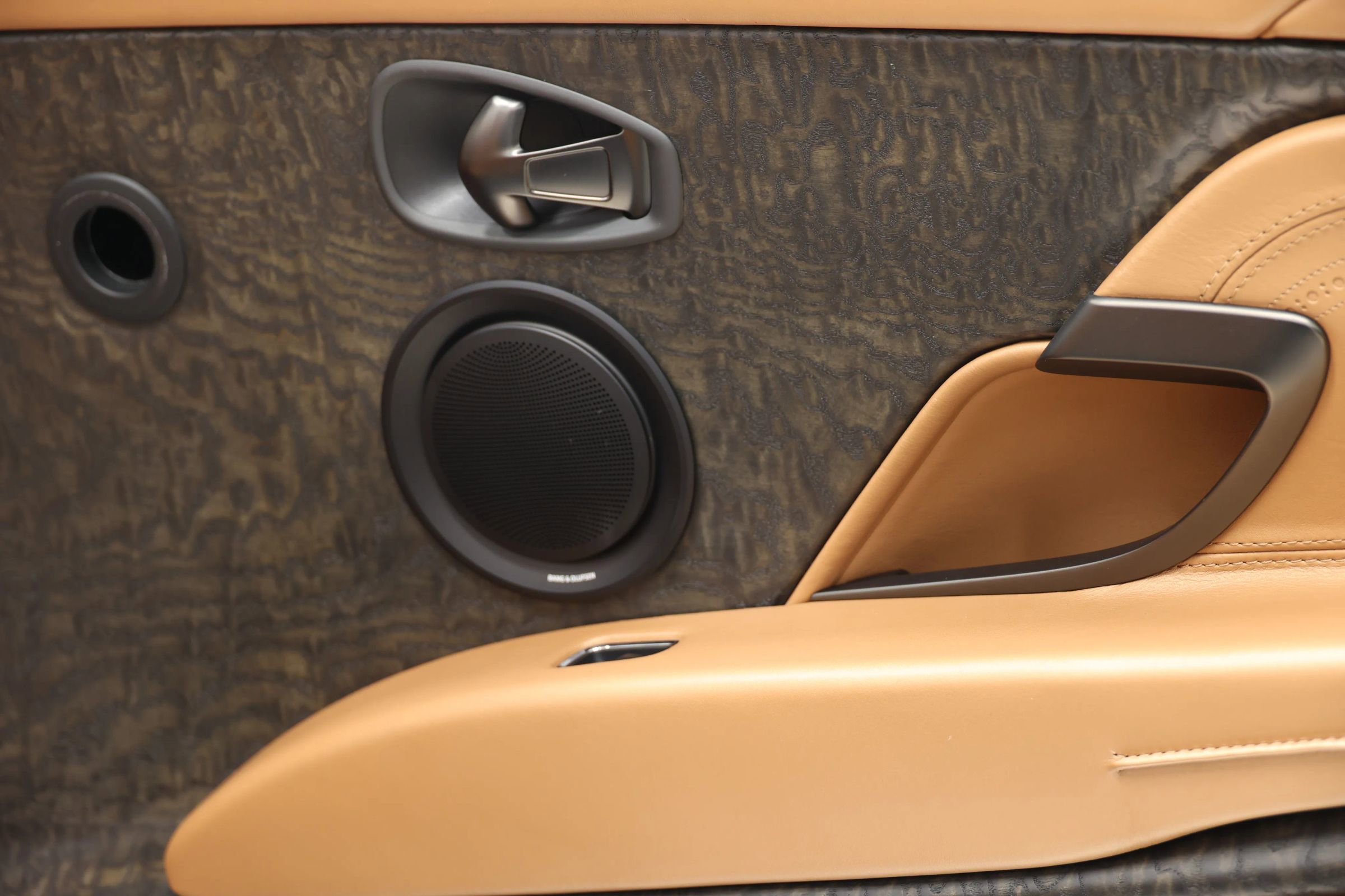 Used 2020 Aston Martin DB11 Volante image 63