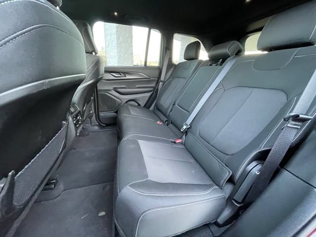 Used 2025 Jeep Grand Cherokee Laredo X AWD/4WD image 26