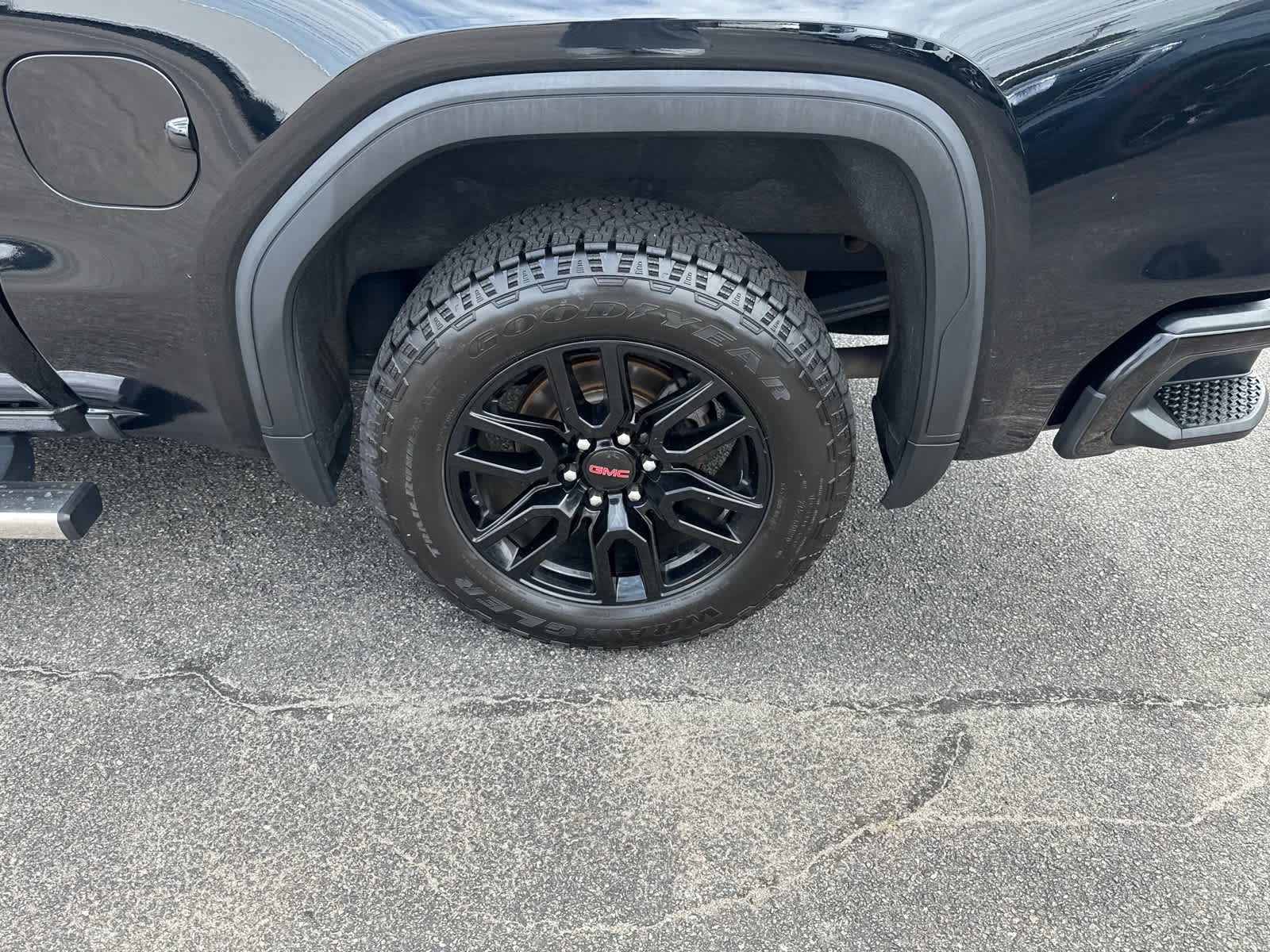 Used 2020 GMC Sierra 1500 Elevation w/ Elevation Value Package AWD/4WD image 9
