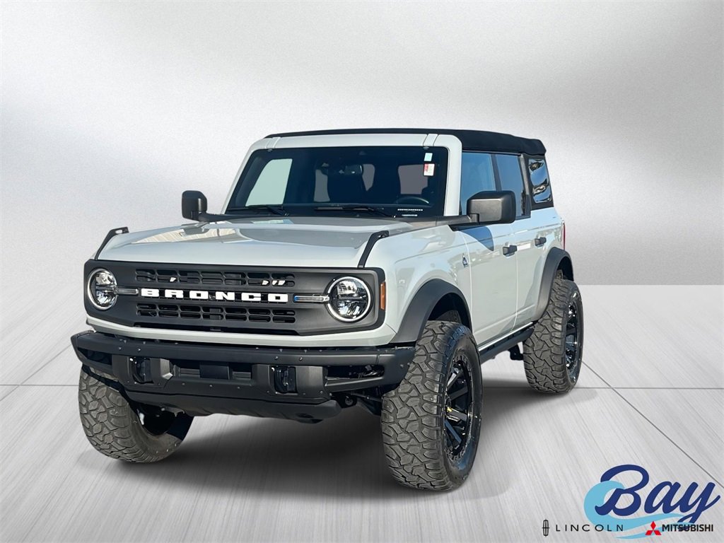 Used 2023 Ford Bronco Black Diamond image 1